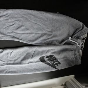 Nike Cropped sweatpants
